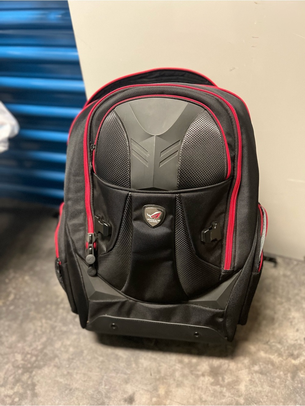 ASUS Republic of GamersBlack and Red Men's Laptop Backpack